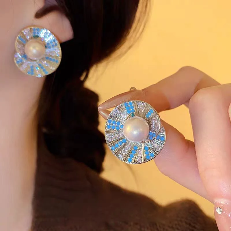 铜合金耳饰 月光与诗~高级感满钻仿珍珠海螺设计耳钉女耳环耳饰