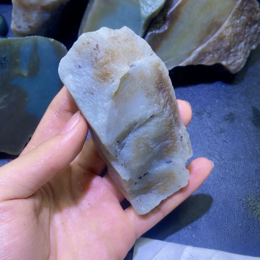 和田玉未镶嵌珠宝半成品