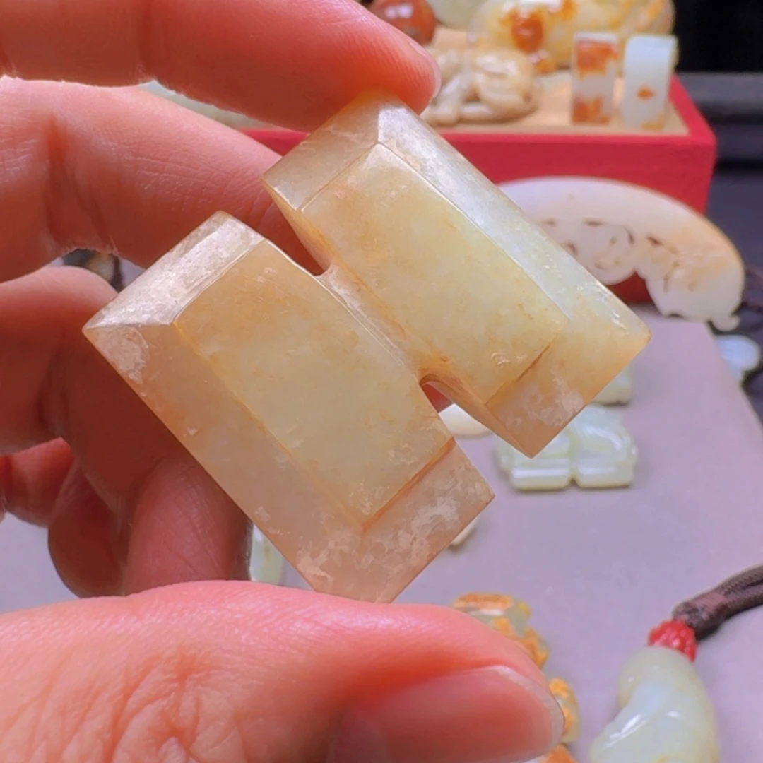 【闪购商品】和田玉车挂未镶嵌南**哥