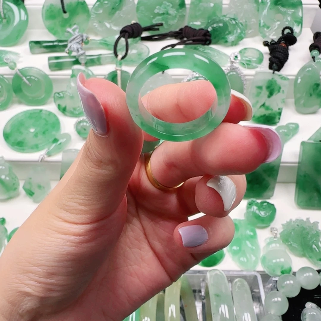 吊坠(赠链)未镶嵌石英质玉