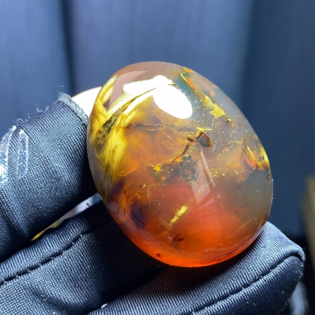 琥珀未镶嵌裸石……