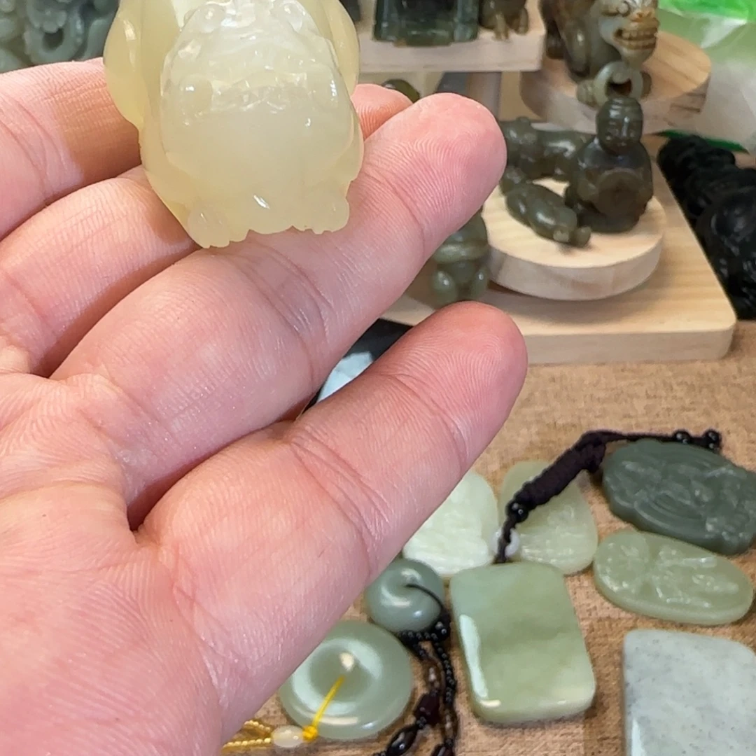 正****和田玉未镶嵌挂件