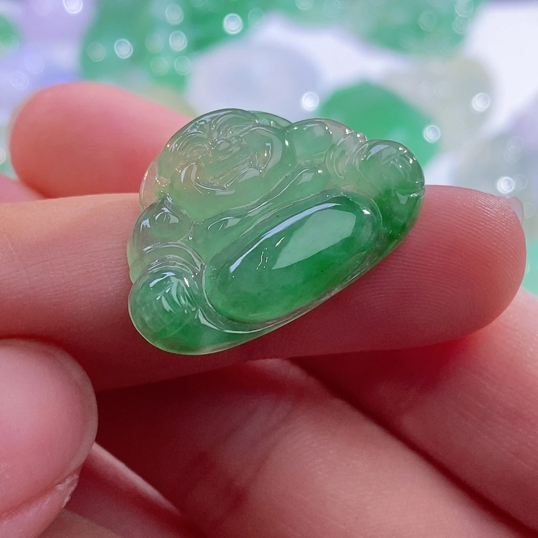 翡翠未镶嵌颈饰缅甸