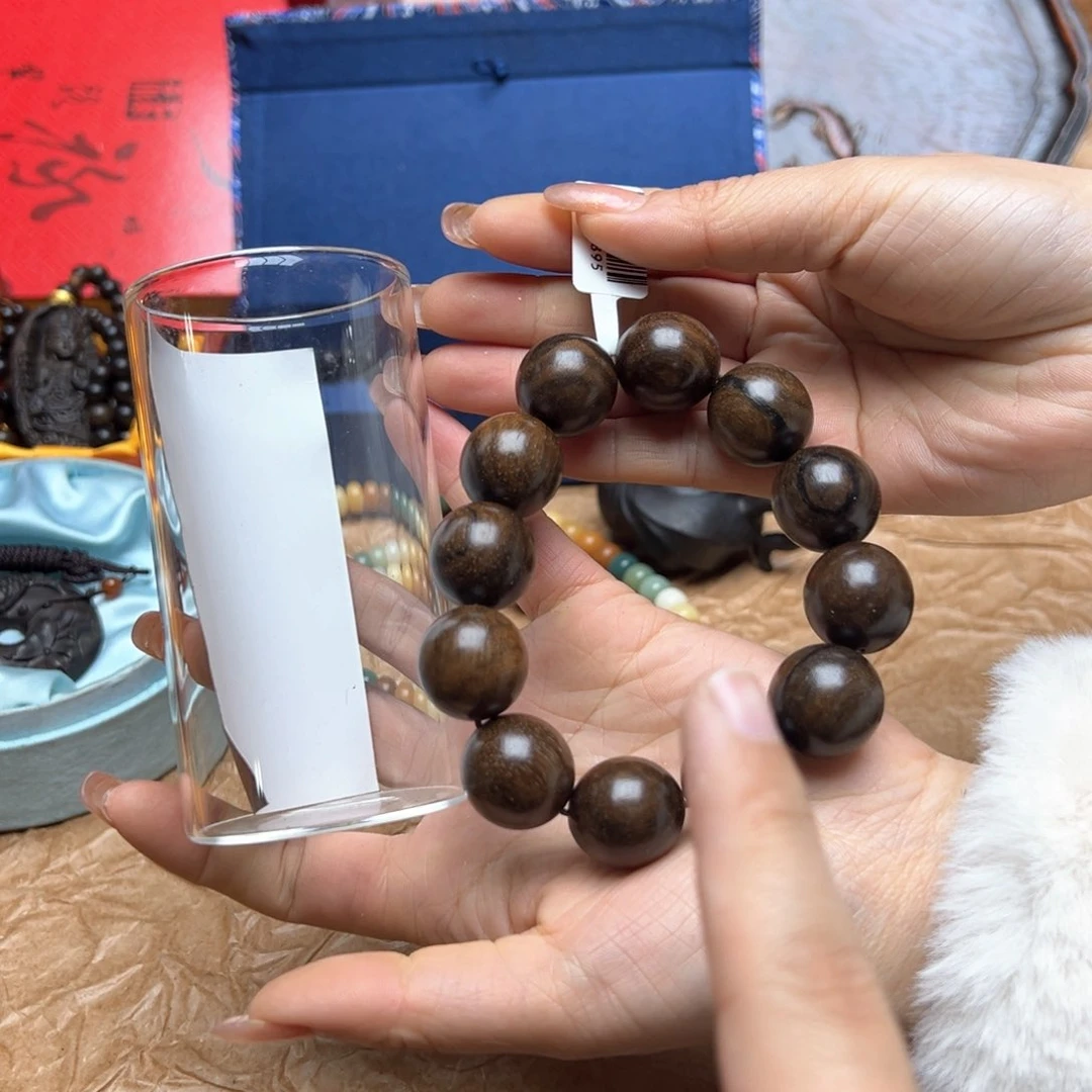 大叶紫檀（黑酸枝木类）