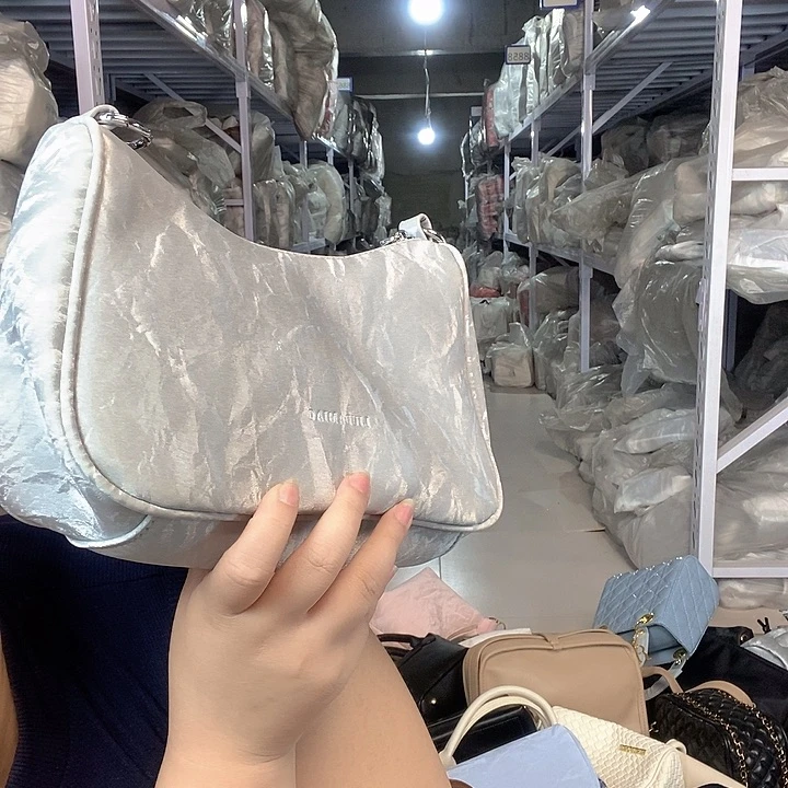 PU黄牛皮（革）PVC时尚潮流时尚