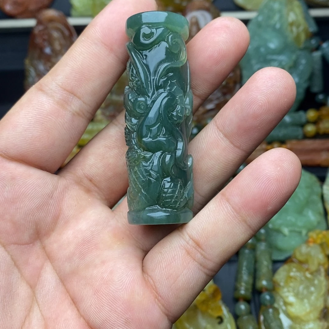 蛇纹石玉未镶嵌颈饰