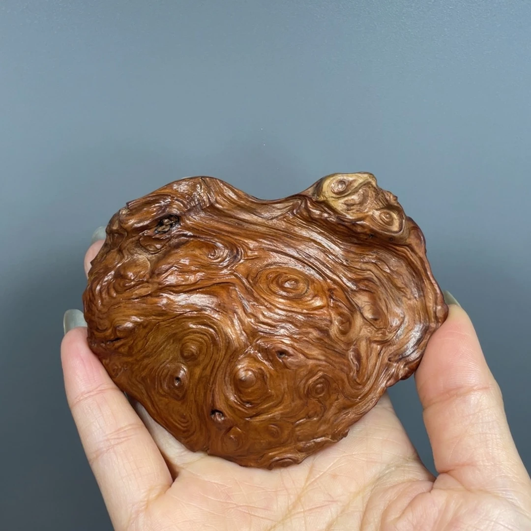 太行崖柏红皮满纹理手把件