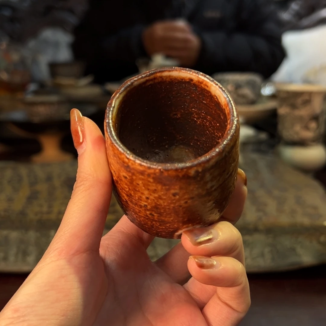 摆件陶瓷。      陶瓷。