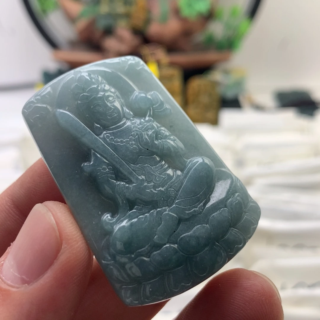 颈饰未镶嵌翡翠虚空