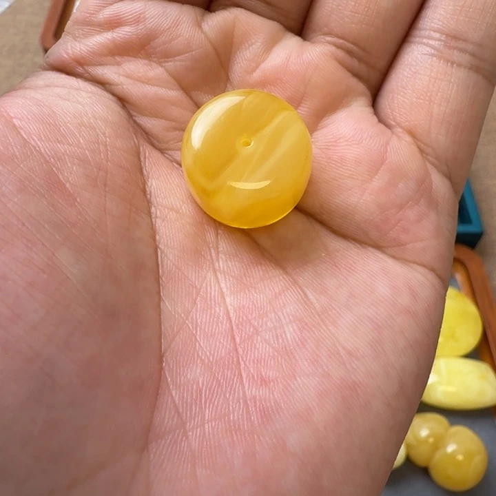 琥珀未镶嵌裸石墩子