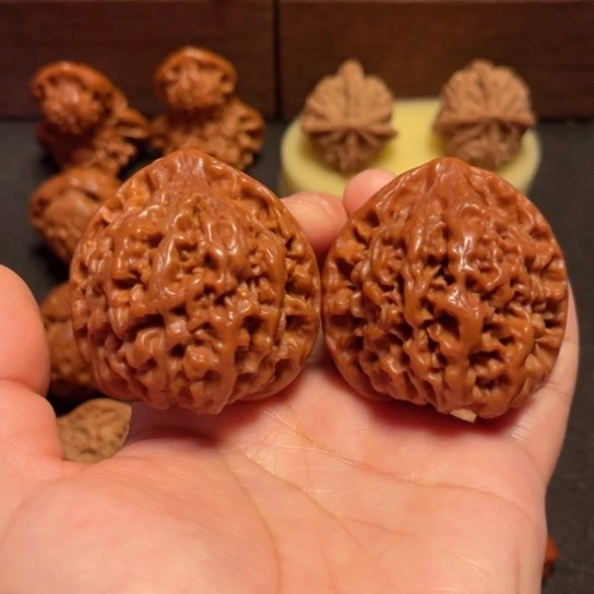 吊坠文玩核桃麒麟纹官帽