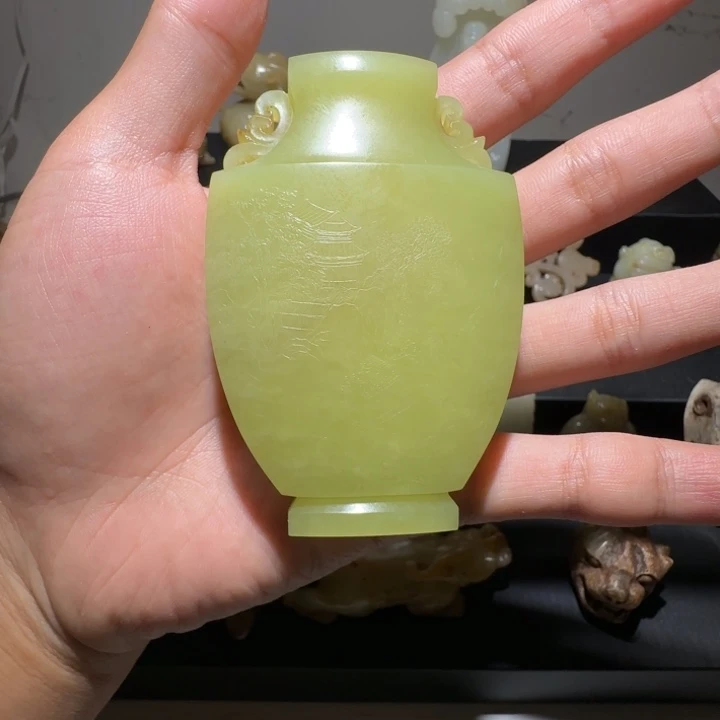 臻***籍未镶嵌和田玉（糖玉）挂件