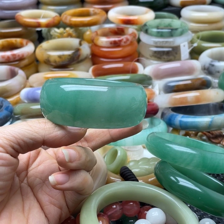 石英质玉手镯未镶嵌黎**曦