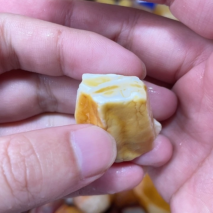 定制琥珀未镶嵌原矿琥珀