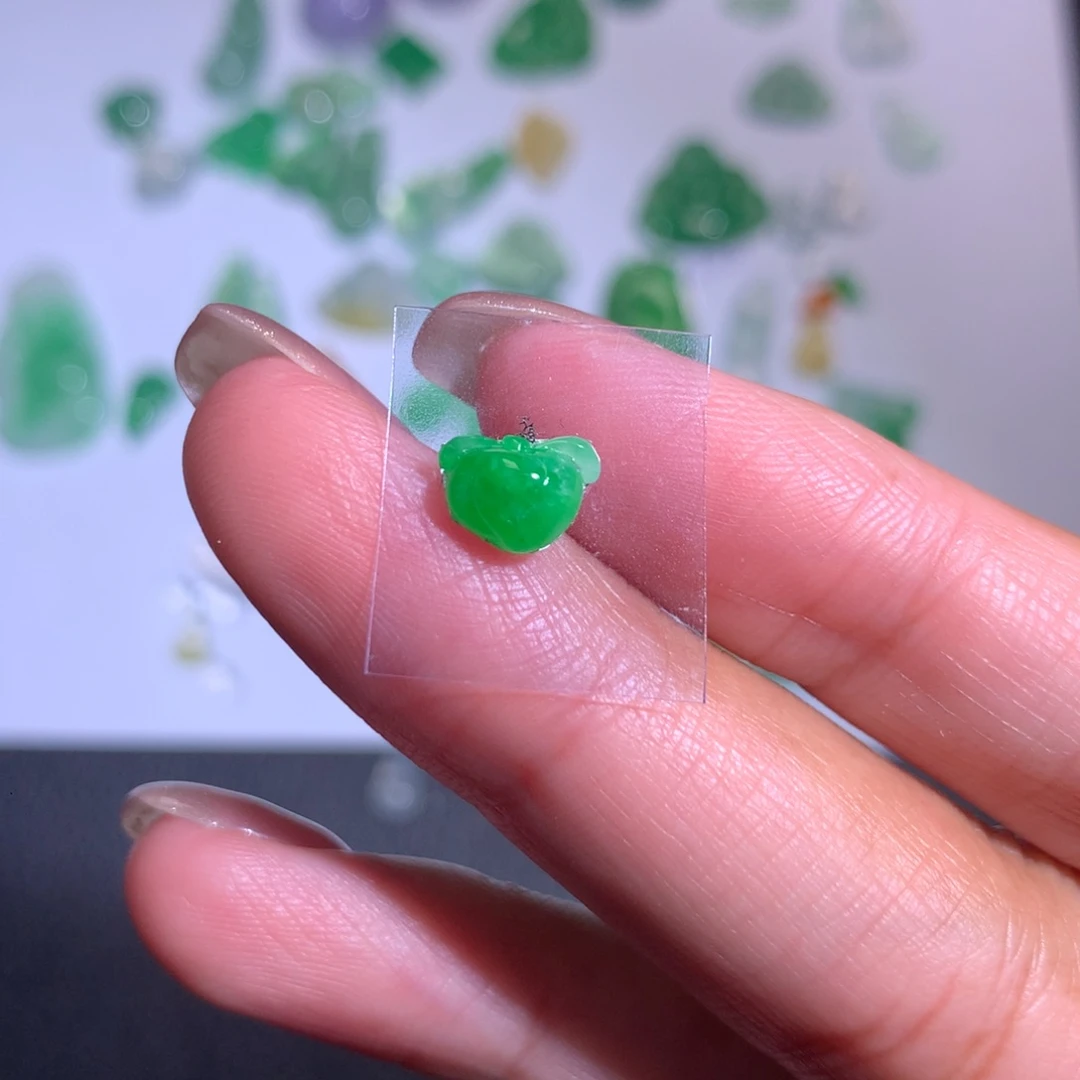 颈饰未镶嵌翡翠桃子7.6-5.5-3.7