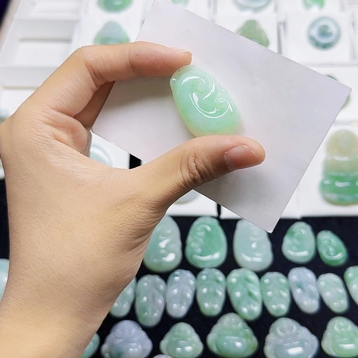 翡翠未镶嵌颈饰翡翠