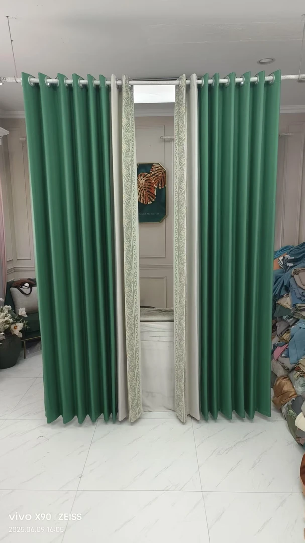 1062刺绣凤尾花（中间对开）