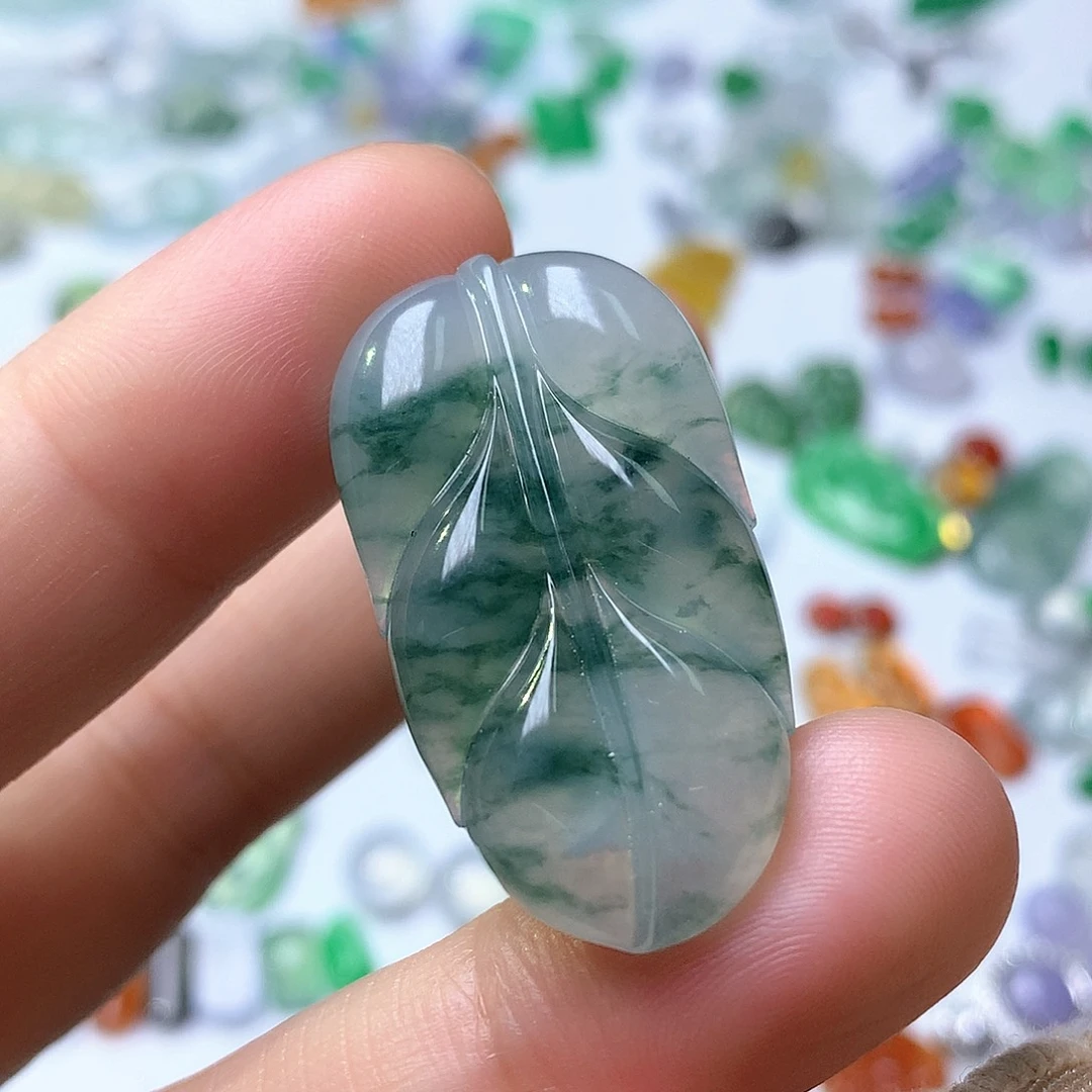 翡翠未镶嵌颈饰叶子