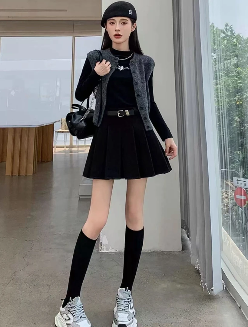 半身裙高腰百搭短裙韩系秋季极简风显瘦黑色百褶裙