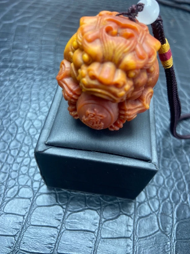 【镇店收藏 正品保障】703精雕褐色吞金兽手把件