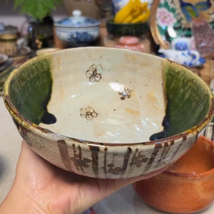 陶泥一个大钵子的人