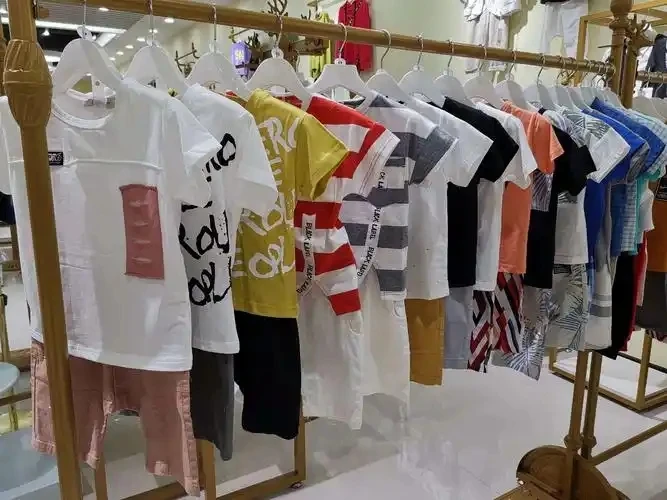 大牌童装清仓直播间专拍