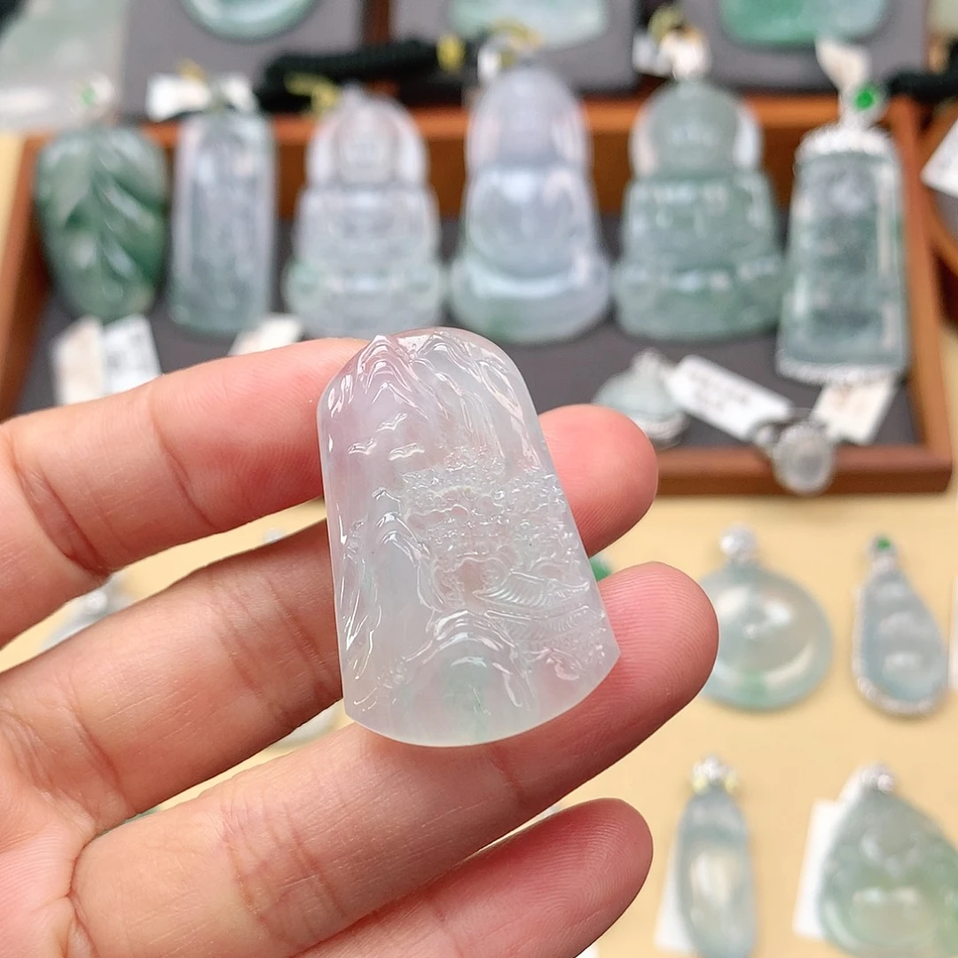 翡翠颈饰未镶嵌山水牌