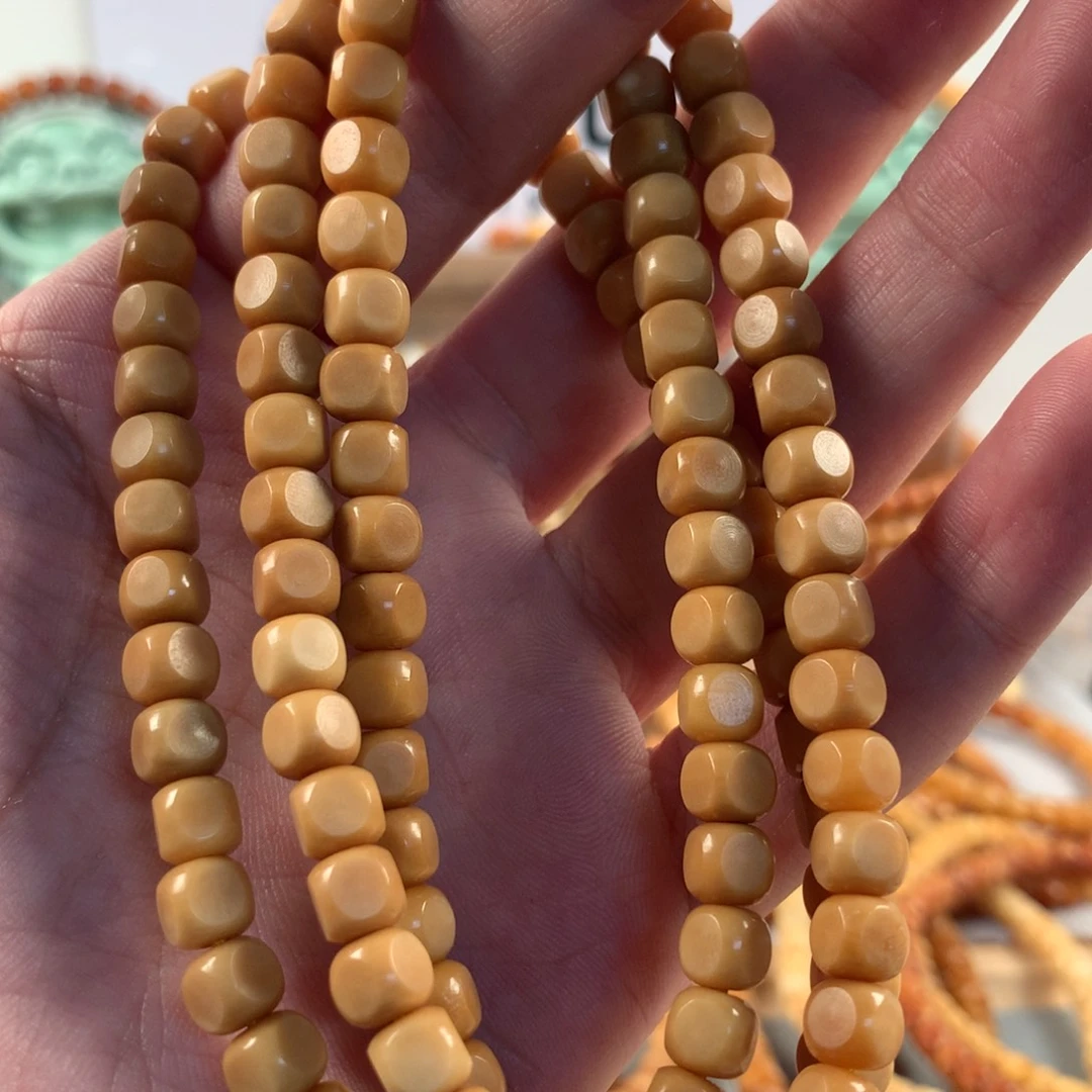 星月菩提吊坠暖**?7×6方糖脖挂半玉化