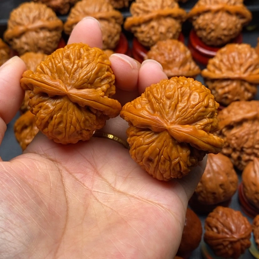 【闪购商品】文玩核桃把件42白狮子