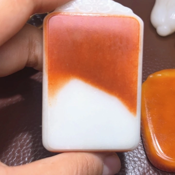 平***凡和田玉未镶嵌颈饰