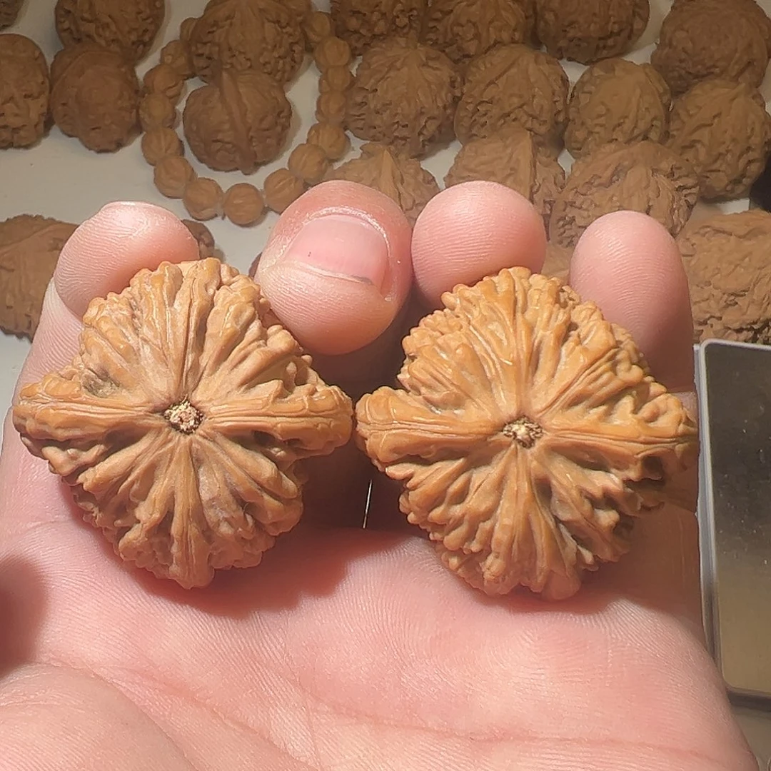 阳****猴头核桃吊坠文玩