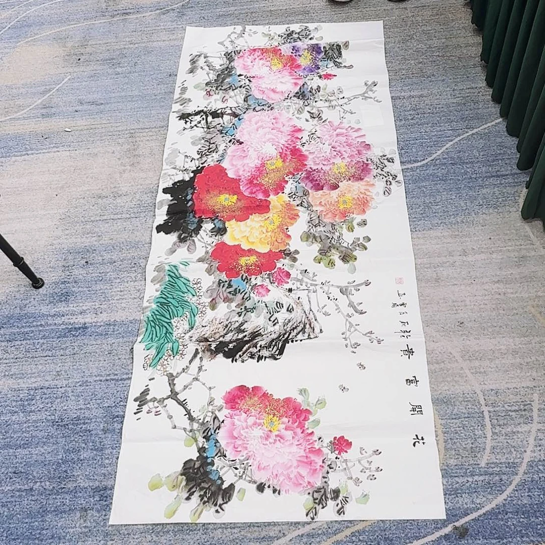 国画00后美女卖字画