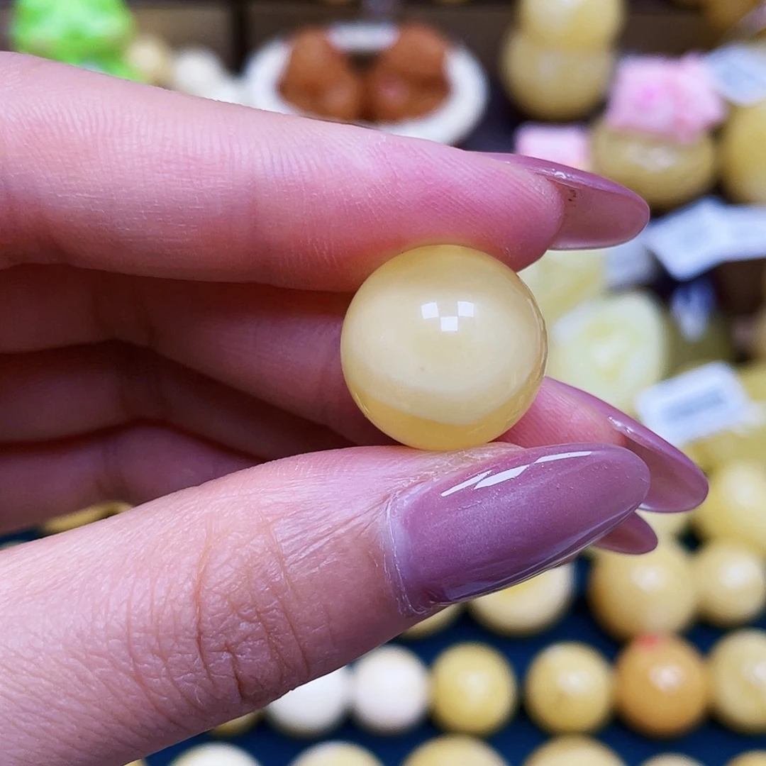 未镶嵌蜜蜡裸石16.6mm微瑕