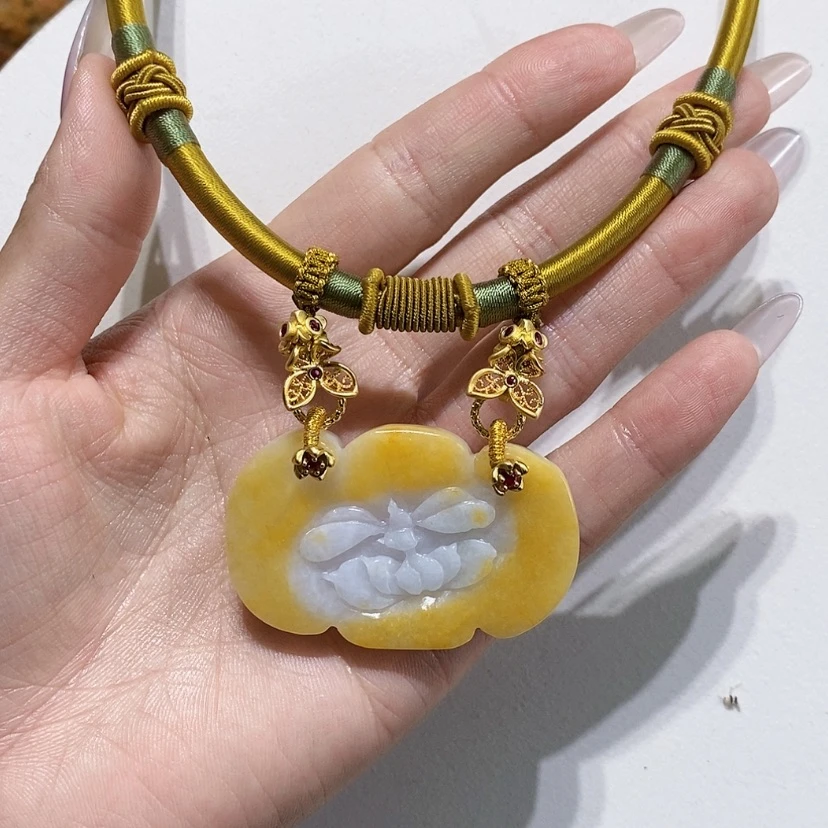 【闪购商品】翡翠未镶嵌颈饰