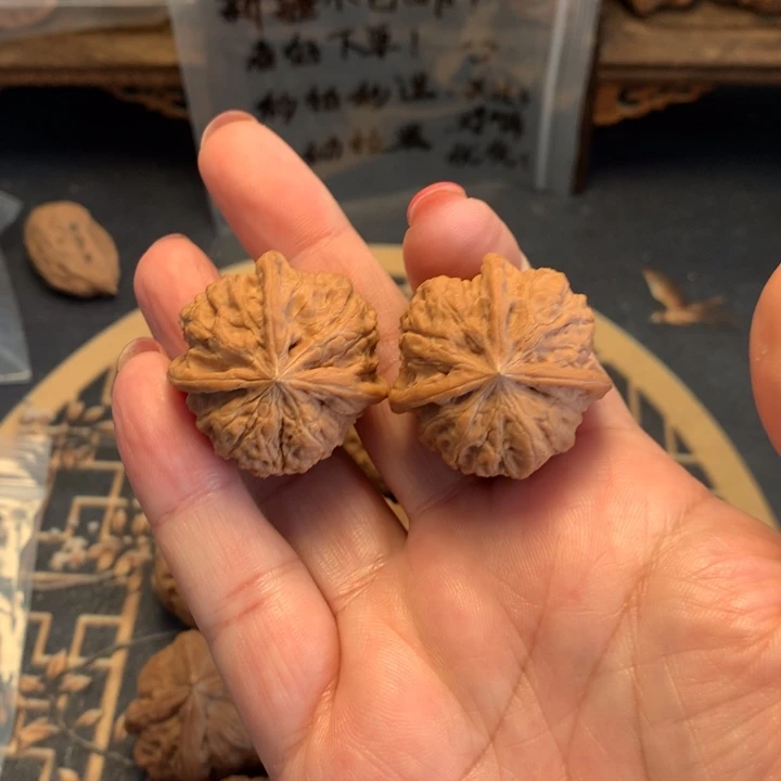 文玩核桃吊坠三棱……