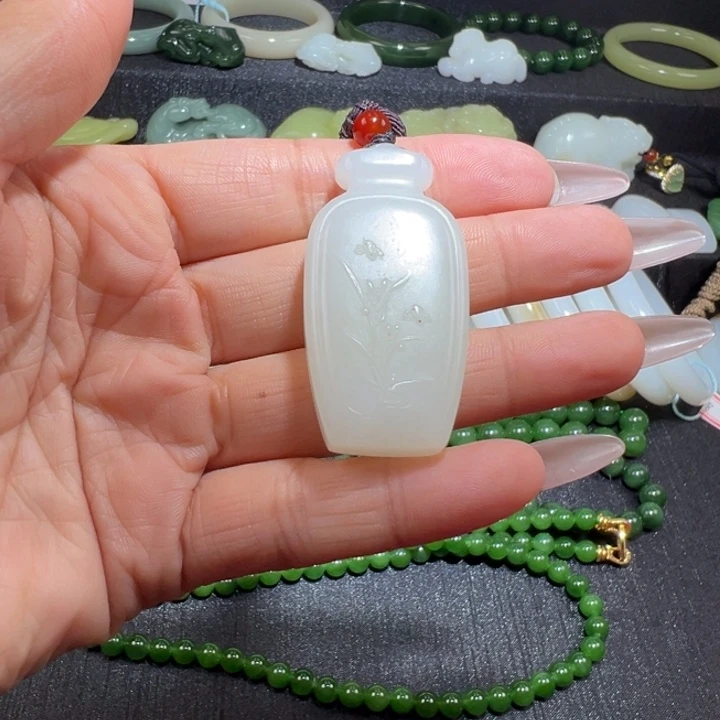 和田玉未镶嵌颈饰