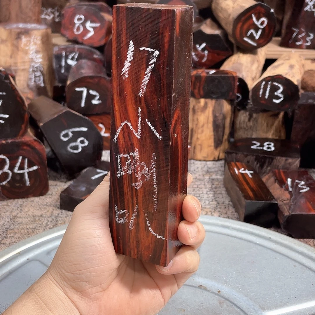 交趾黄檀（大红酸枝）