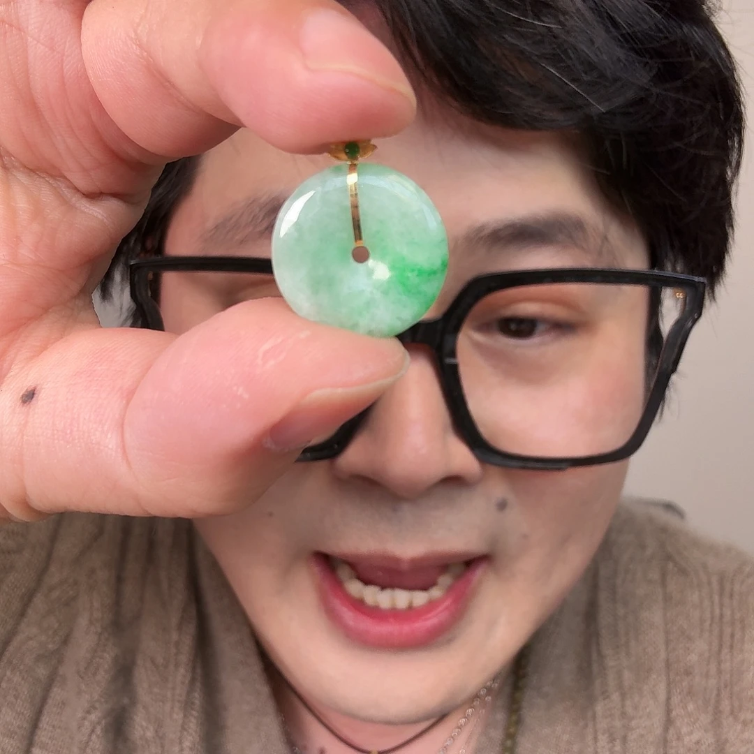 翡翠18K金镶嵌颈饰一个