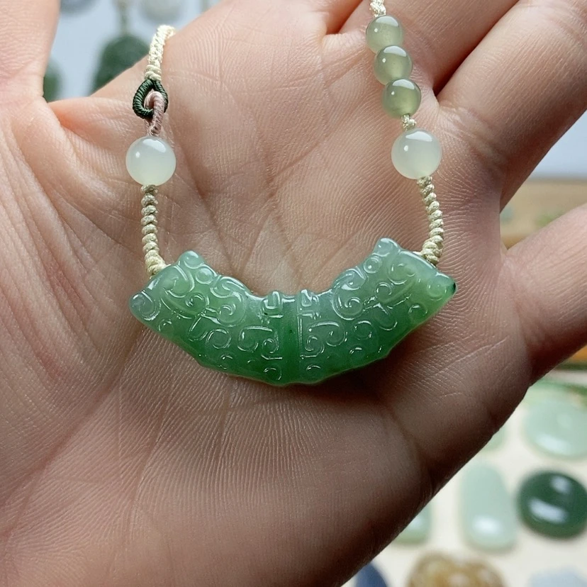 【闪购商品】颈饰未镶嵌和田玉