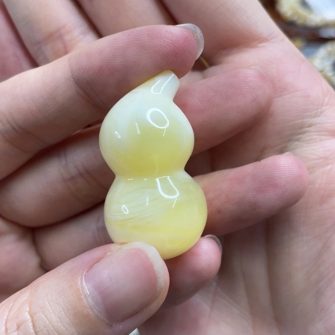 ～****琥珀未镶嵌裸石长36.5葫芦