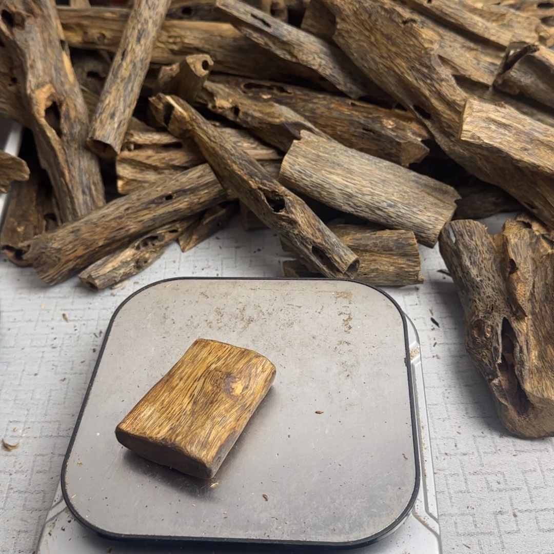 沉香沉香碎屑树牌