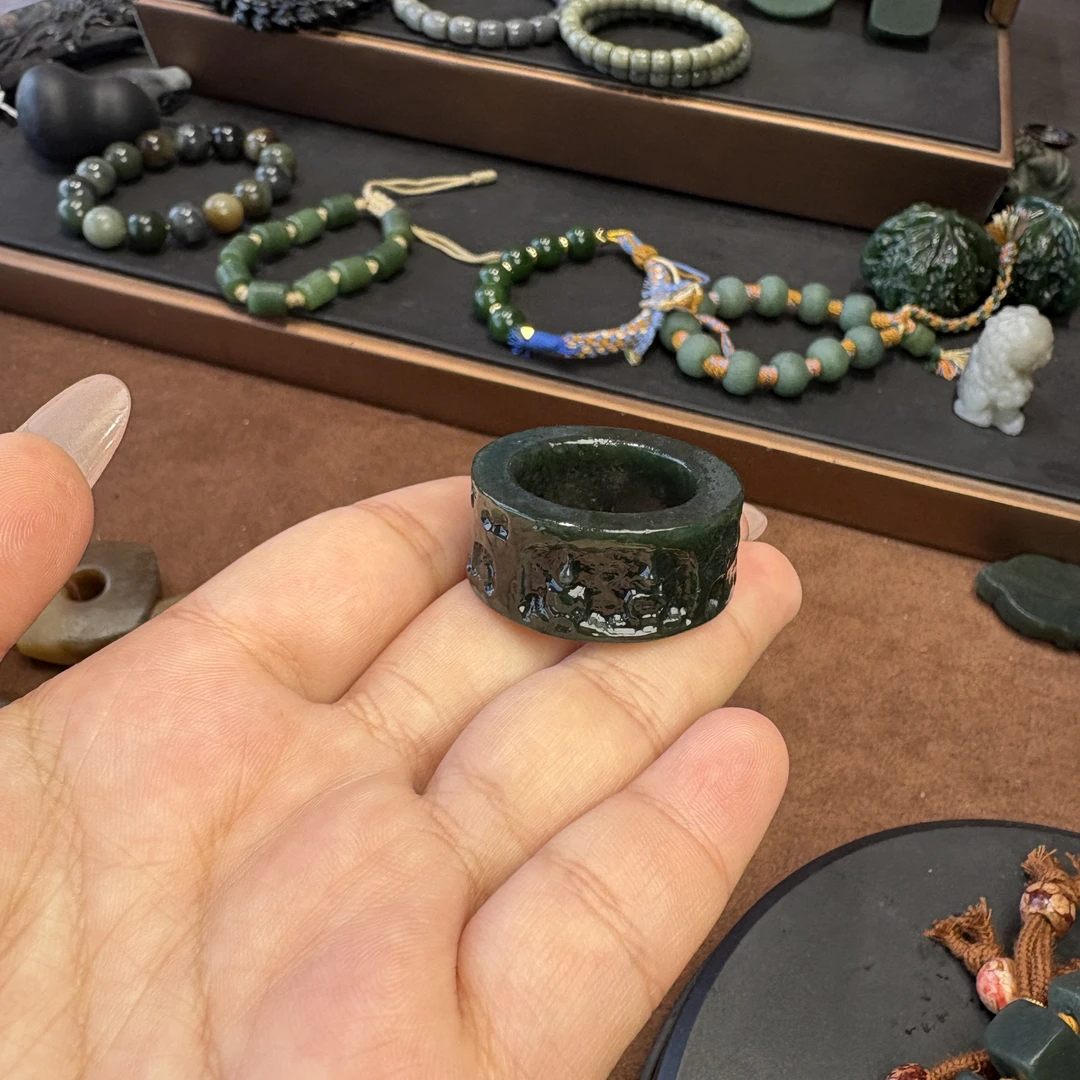 天然和田玉雕刻扳指