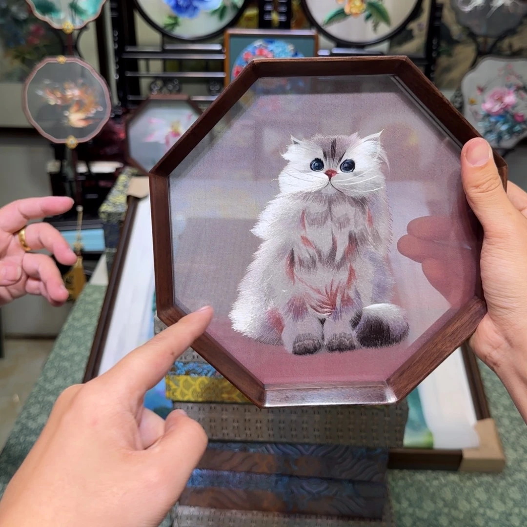 刺绣刺绣工艺精湛独特设计新颖时尚
