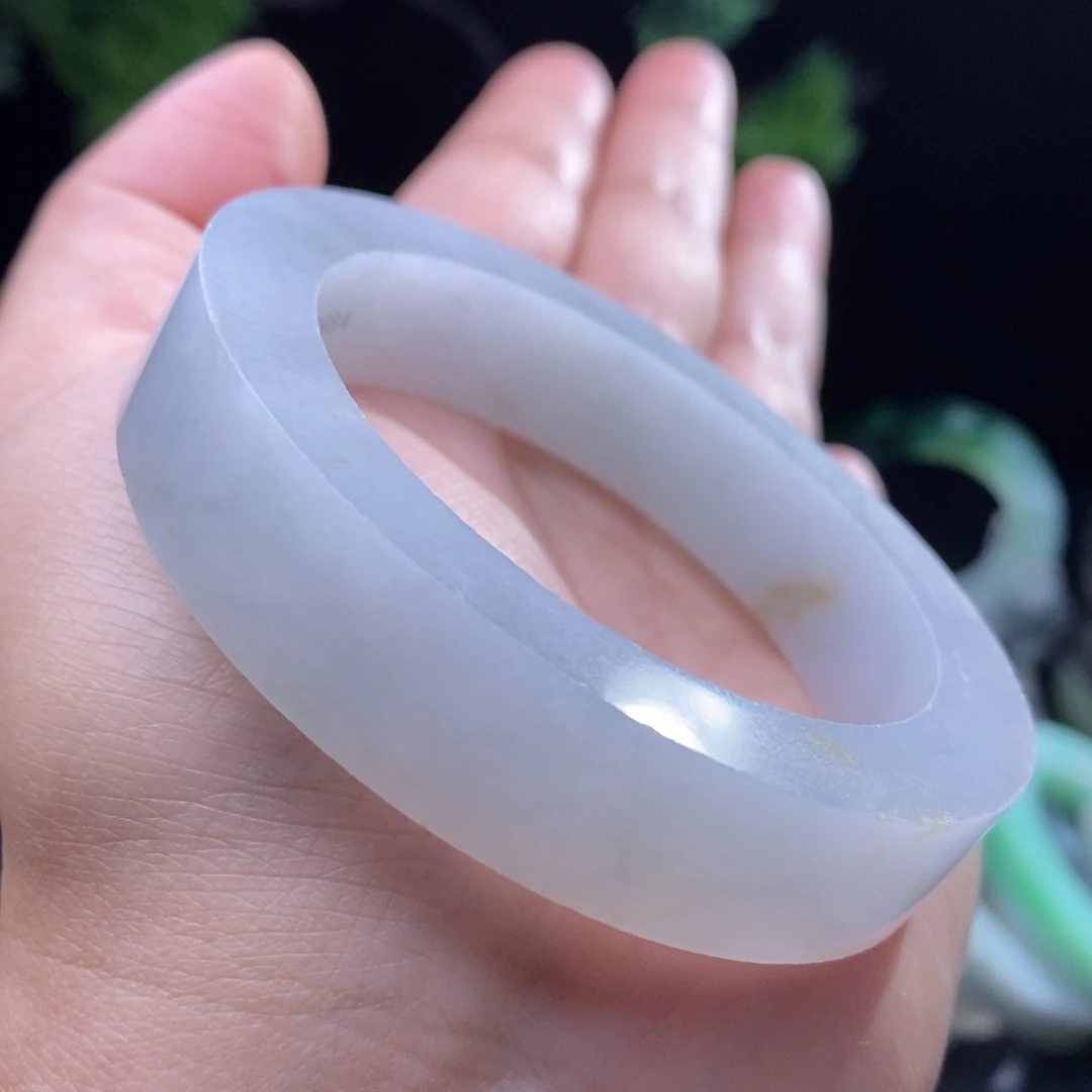 定制翡翠未镶嵌翡翠手镯