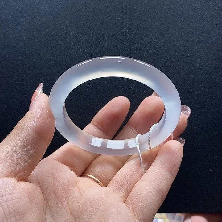 手镯玛瑙/玉髓未镶嵌52