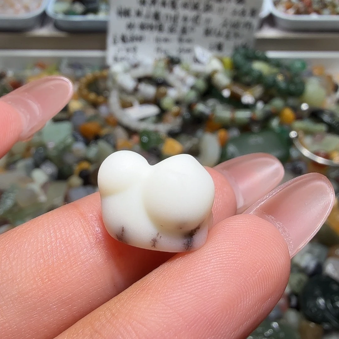 和田玉未镶嵌珠宝奇石