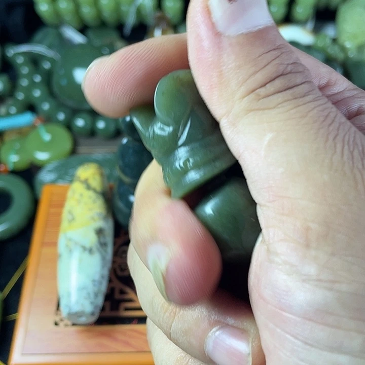 岫岩老玉（透闪石质玉）未镶嵌挂件