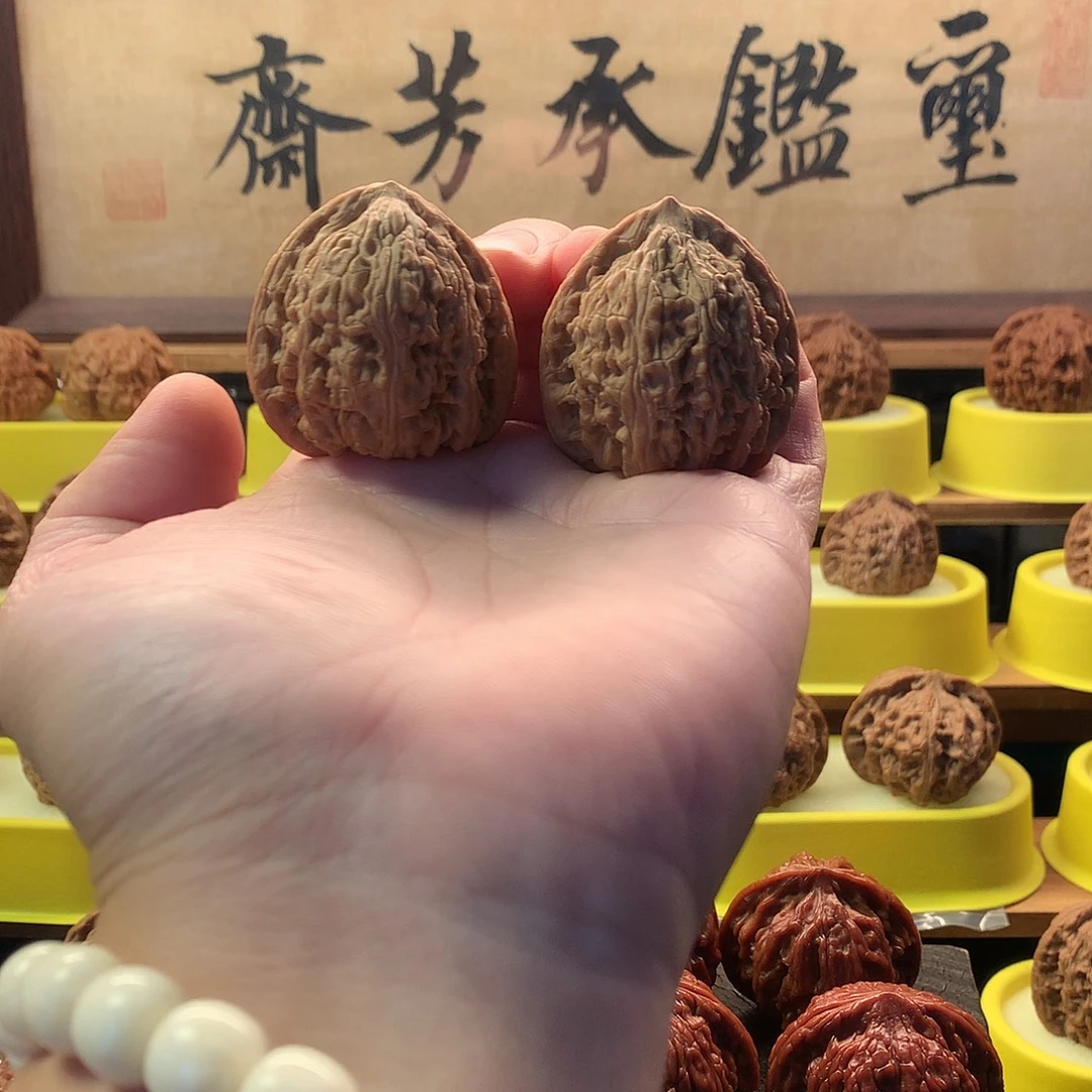 文玩核桃吊坠密纹