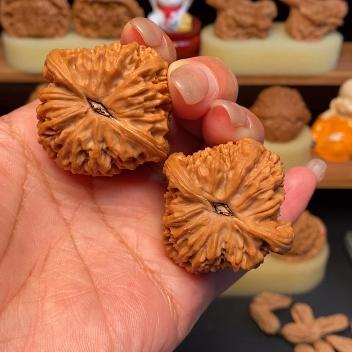 肉****文玩核桃吊坠40全品南疆石