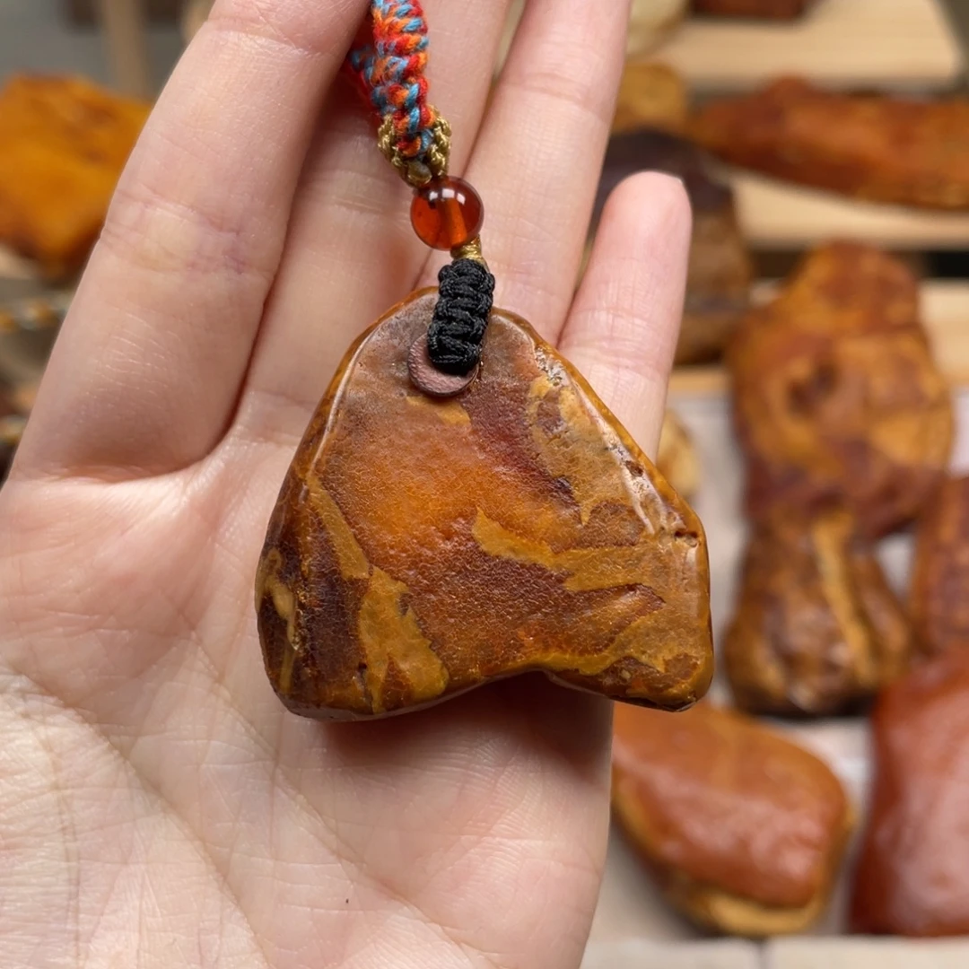 琥珀未镶嵌珠宝奇石